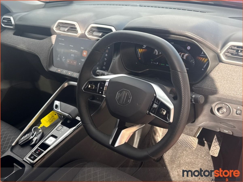 2025 MG ZS Excite HEV *LIKE NEW / HUGE WARRANTY* €27,900