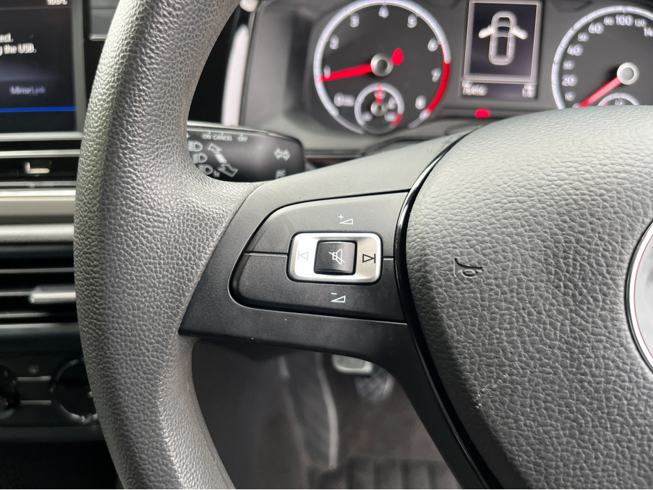 2019 Volkswagen Polo - image 21