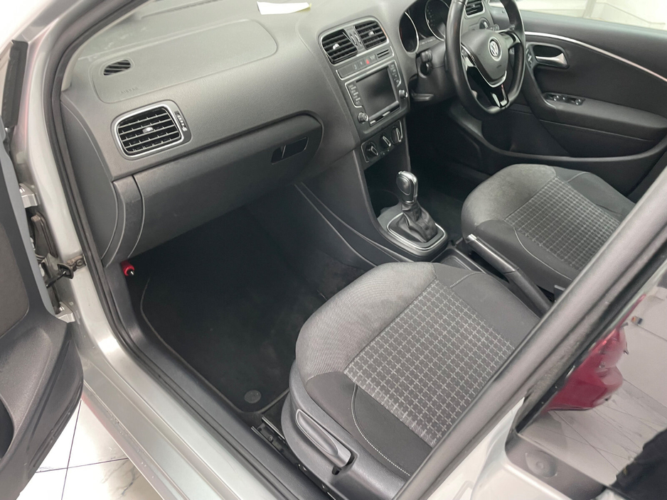 2015 Volkswagen Polo - image 21