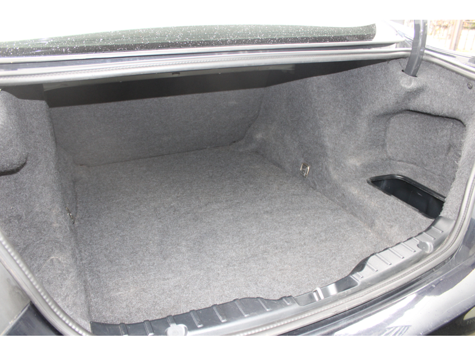 2016 BMW 5 Series - image 11