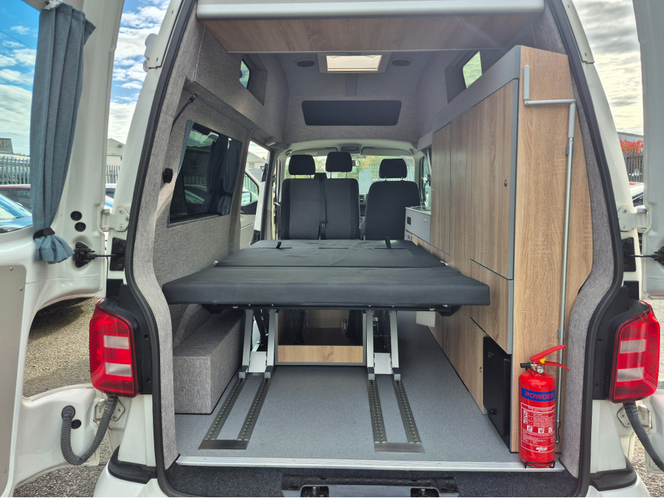 2017 Volkswagen Transporter T6 PVL 3000KG TDI 150HP D7F 5DR €54,950