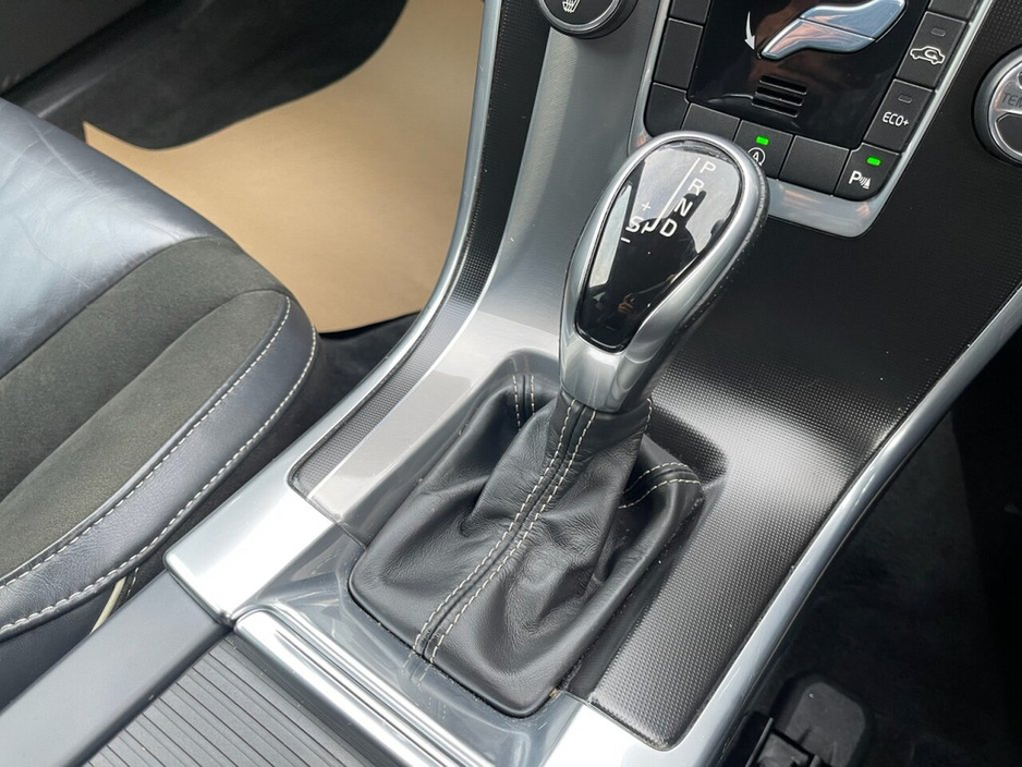 2016 Volvo XC60 2.0 D4 R-Design Nav SUV 5dr Diesel Auto Euro 6 (s/s) (190 ps)