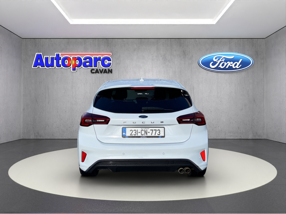 2023 Ford Focus - image 5