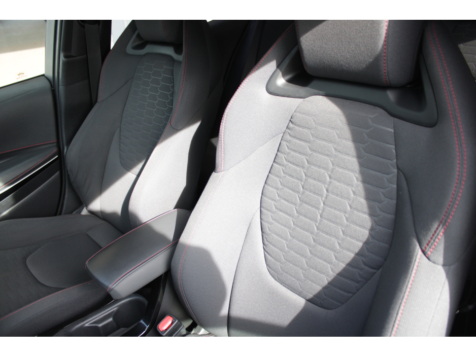 2018 Toyota Corolla - image 21