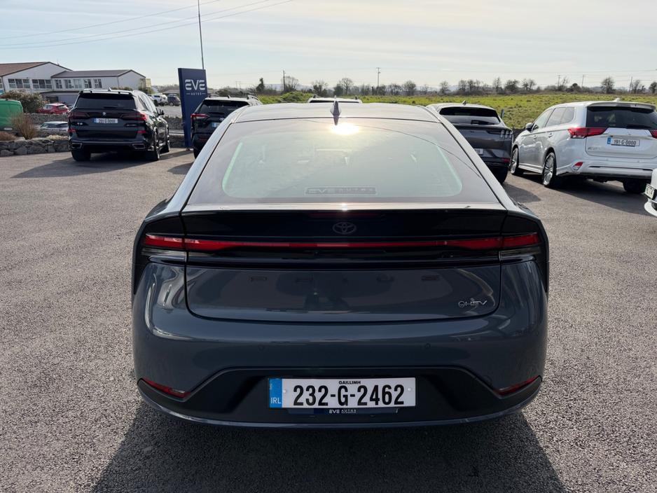 2023 Toyota Prius - image 10