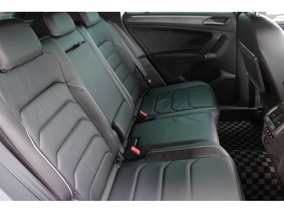 2018 Volkswagen Tiguan - image 22