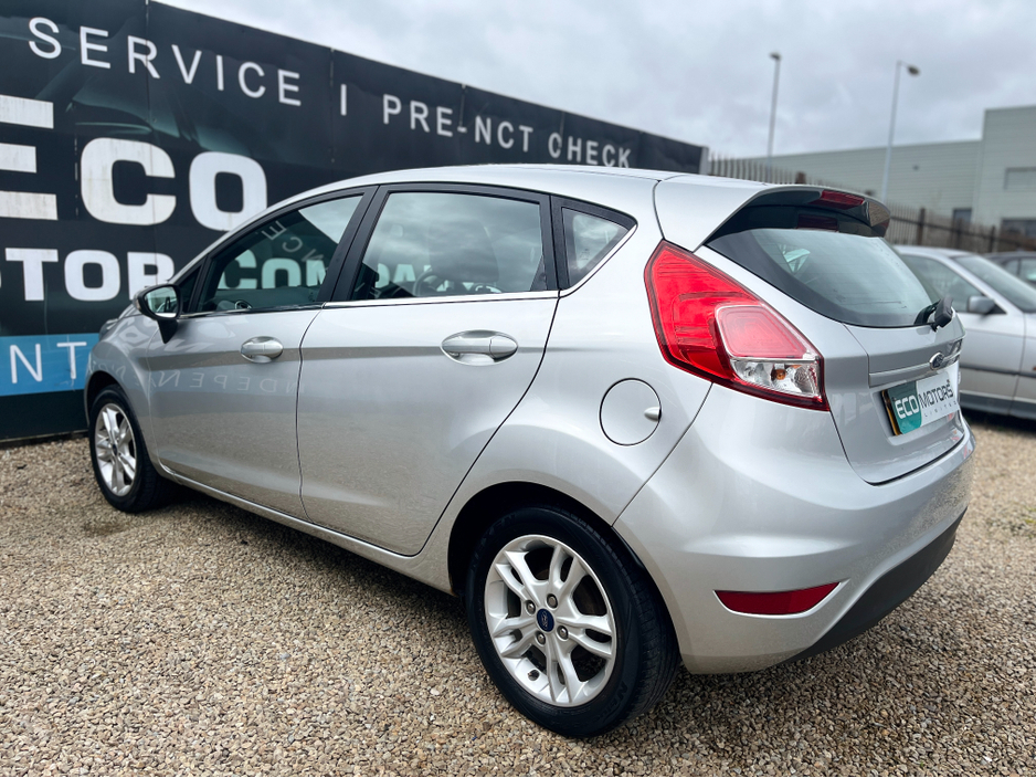 2015 Ford Fiesta - image 4