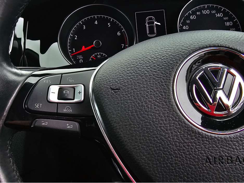 2017 Volkswagen Golf 1.4 HIGHLINE EDITION ALCANTARA SEATS REVERSING CAMERA - SIMI DEALER - LOW ROAD TAX BAND €16,750