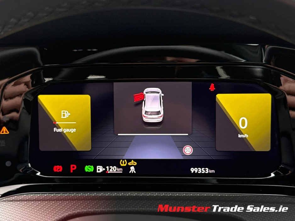 2023 Volkswagen Golf - image 16