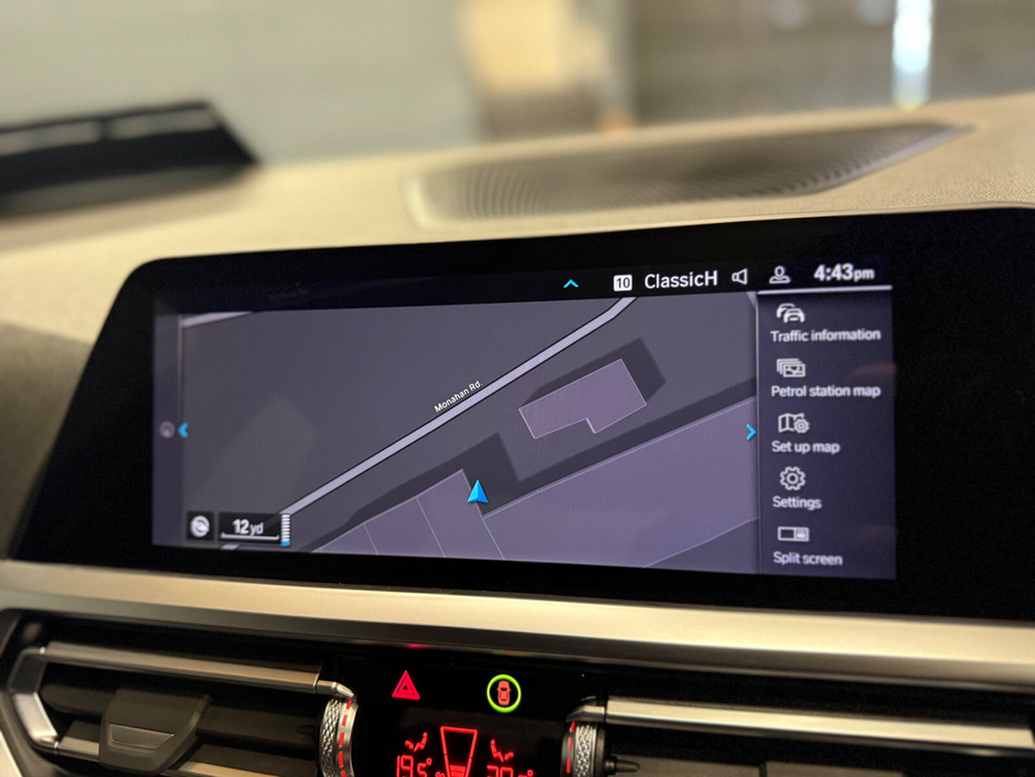 2022 BMW 3 Series - image 13