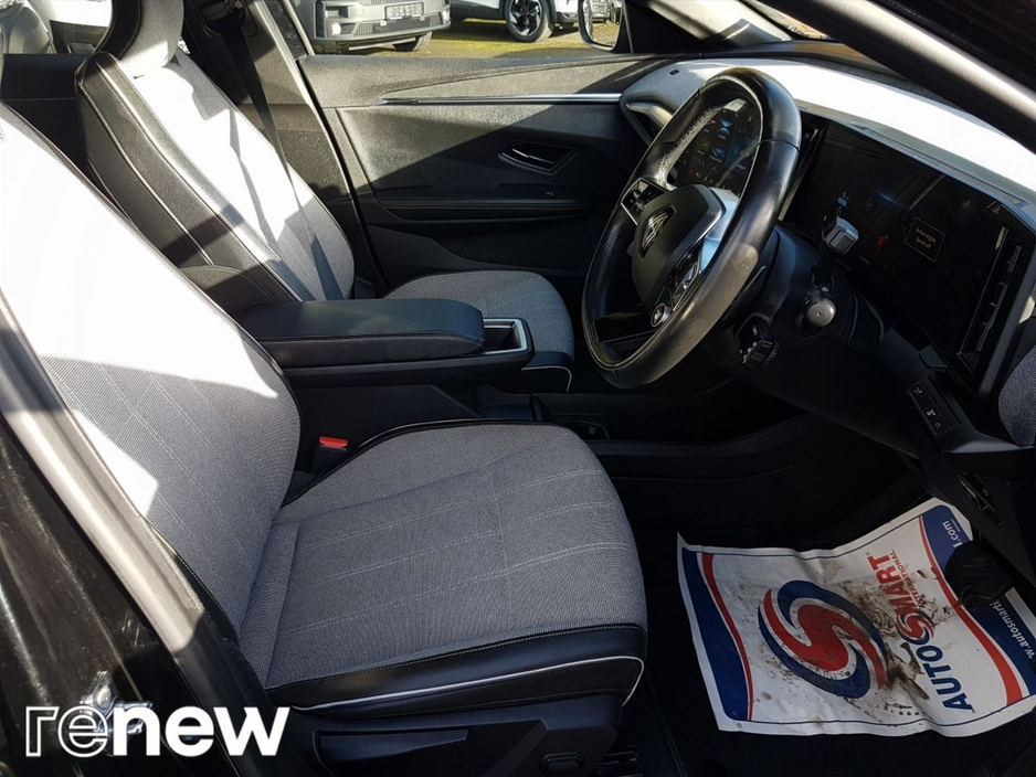 2023 Renault Megane E-Tech EV60 220hp Techno €24,995