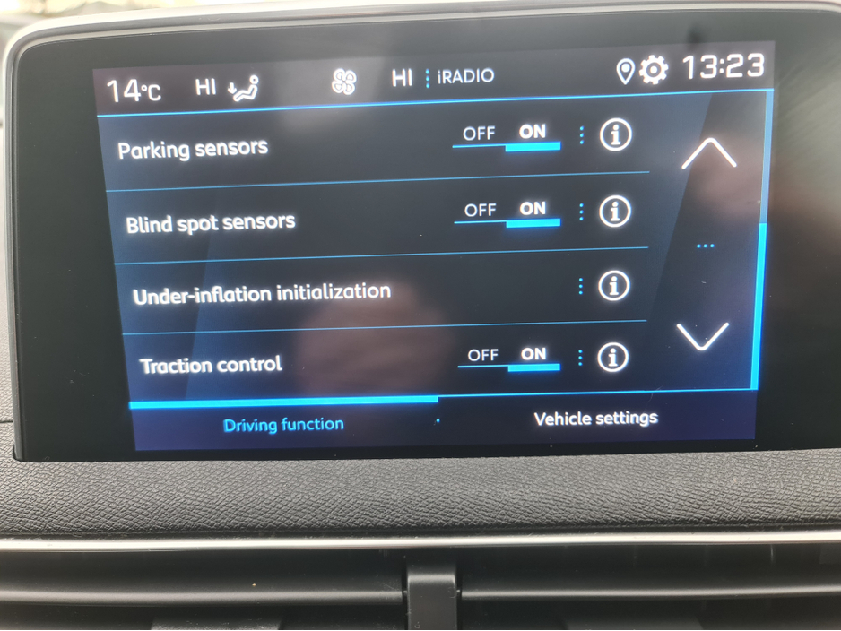 2020 Peugeot 3008 - image 9