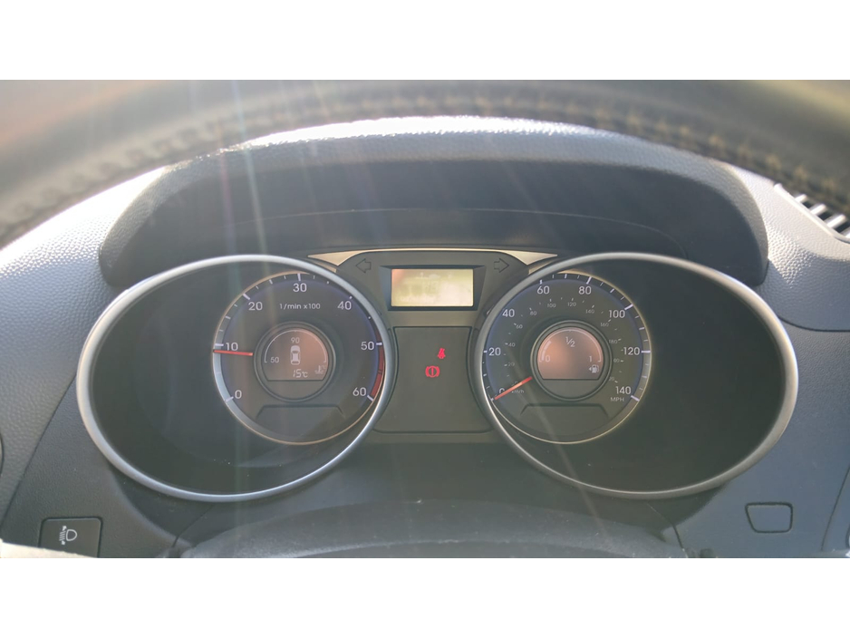 2013 Hyundai ix35 - image 10