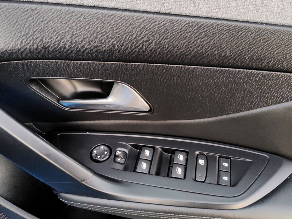 2023 Peugeot 308 - image 14