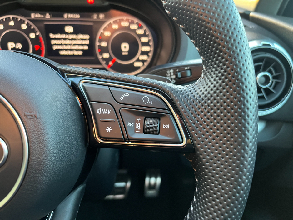 2020 Audi A3 S-LINE HATCHBACK AUTOMATIC 1.4 PETROL //ONLY 5653 MILES//HIGH SPEC//HEATED HALF LEATHER SEATS//KEYLESS ENTRY//REVERSE CAMERA//BLIND SPOT WARNING//CARPLAY// €25,950