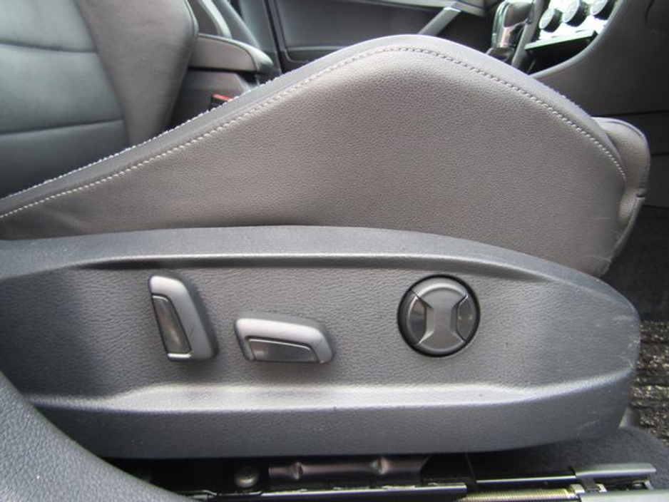 2015 Volkswagen Golf GOLF R ESTATE AWD 5DR Auto €21,950