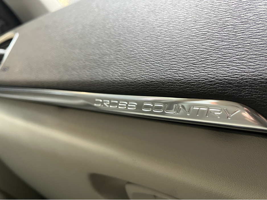 2016 Volvo V40 - image 16