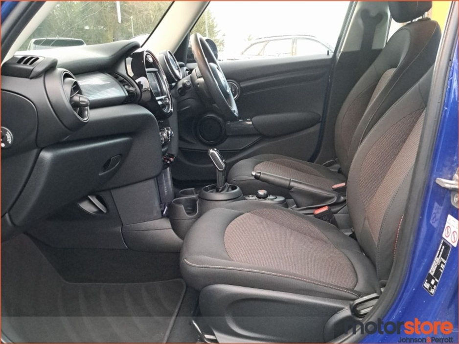 2020 MINI Hatch Cooper Classic Auto €21,900