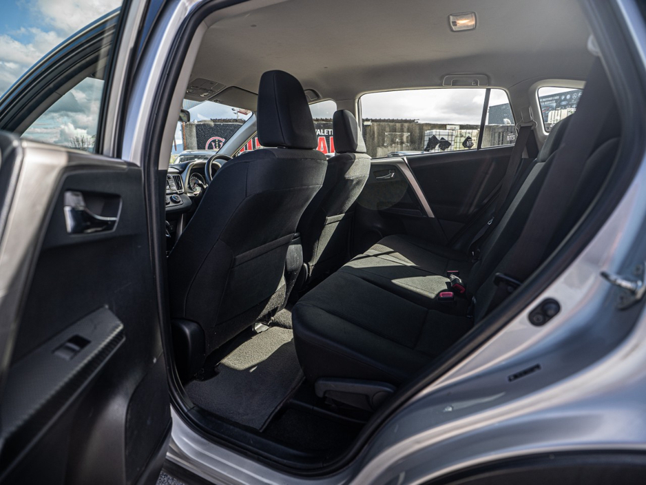 2014 Toyota Rav4 - image 25