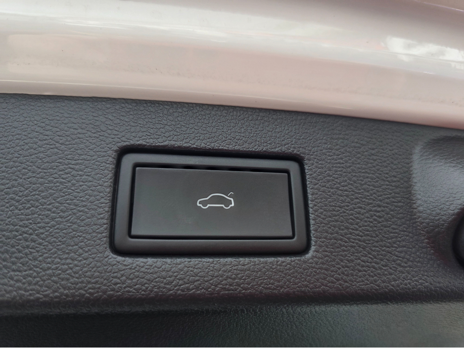 2022 Volkswagen Arteon - image 19