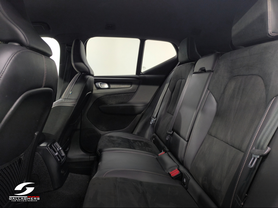 2022 Volvo XC40 (221) R-DESIGN T4 RECHARGE AUTO €33,995