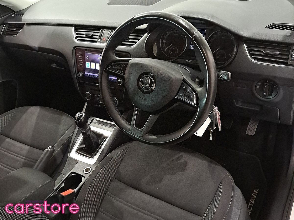 2019 Skoda Octavia - image 14