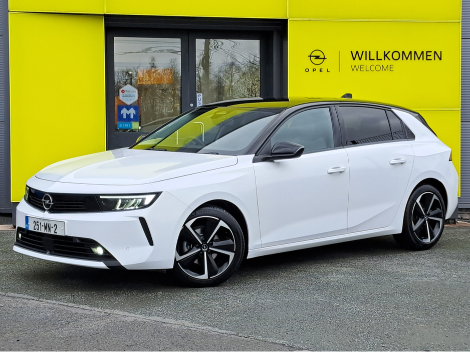 2025 Opel Astra ELEGANCE 1.2TURBO 110BHP **REVERSING CAMERA** €29,950