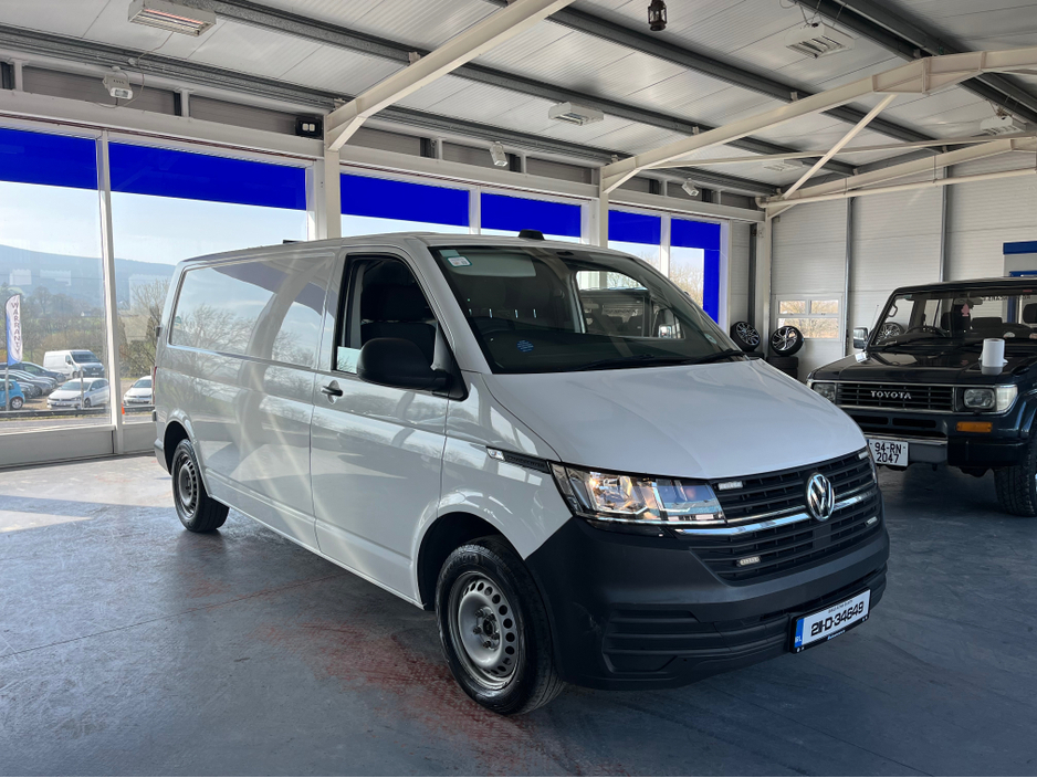 2021 Volkswagen Transporter - image 3