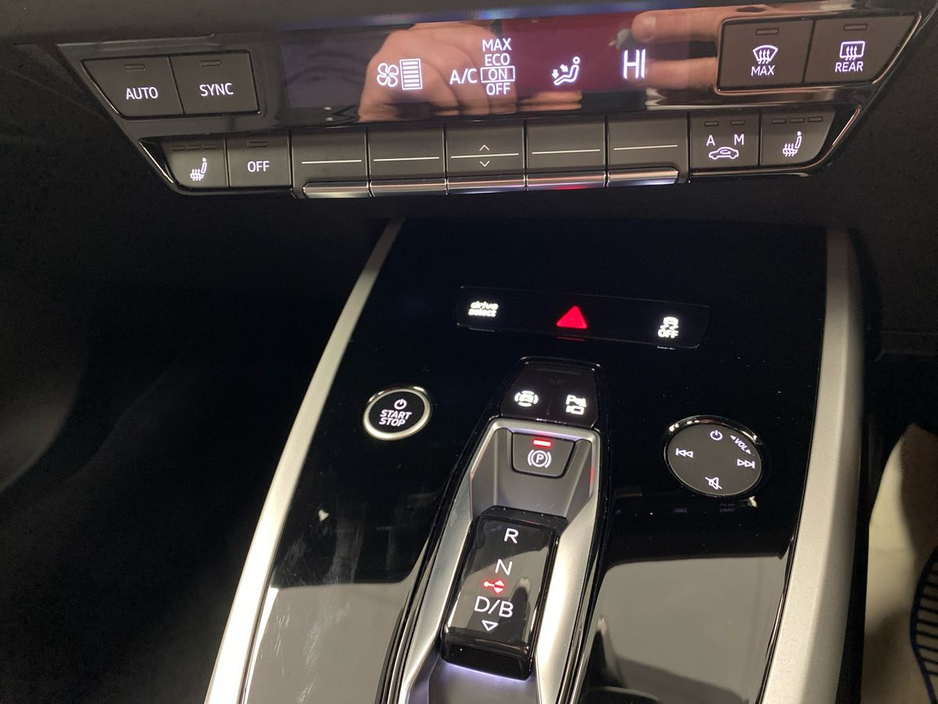 2024 Audi e-tron - image 18