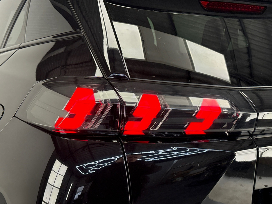 2020 Peugeot 2008 GT 136BHP**PANORAMIC SUNROOF**KEYLESS START**DIGITAL DASH**MULTIFUNCTIONAL STEERING WHEEL**AMBIENT LIGHTING**REVERSE CAMERA**HALF LEATHER INTERIOR**DRIVE MODES**BLUETOOTH** €15,995