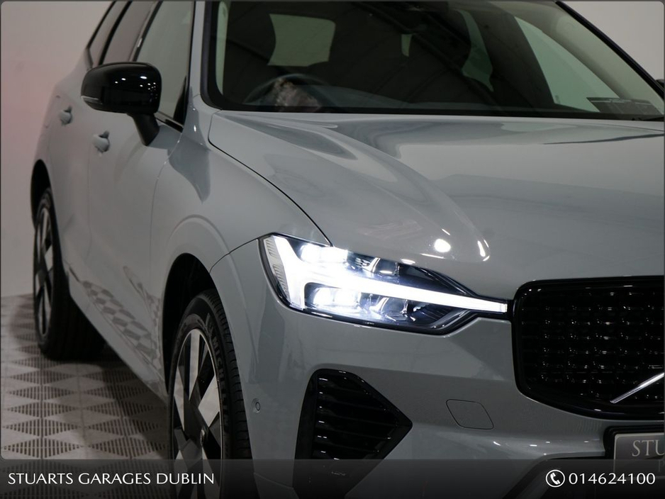 2025 Volvo XC60 T6 XC60 PLUS DARK: 20” UPGRADE DIAMOND CUT ALLOYS, VAPOUR METALLIC WITH CHARCOAL LEATHER, PANORAMIC ROOF, KEYLESS ENTRY, HEATED SEATS €61,945