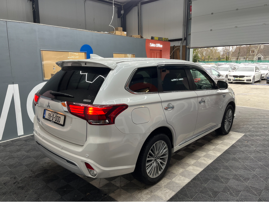 2019 Mitsubishi Outlander €21950! 2019 MITSUBISHI OUTLANDER PHEV G PLUS PACKAGE 2.4 AUTOMATIC / CRUISE CONTROL / 360° PARKING CAMERA / ELECTRIC MEMORY & HEATED SEATS / HEATED STEERING WHEEL / PADDLE SHIFTERS AND MORE €21,950