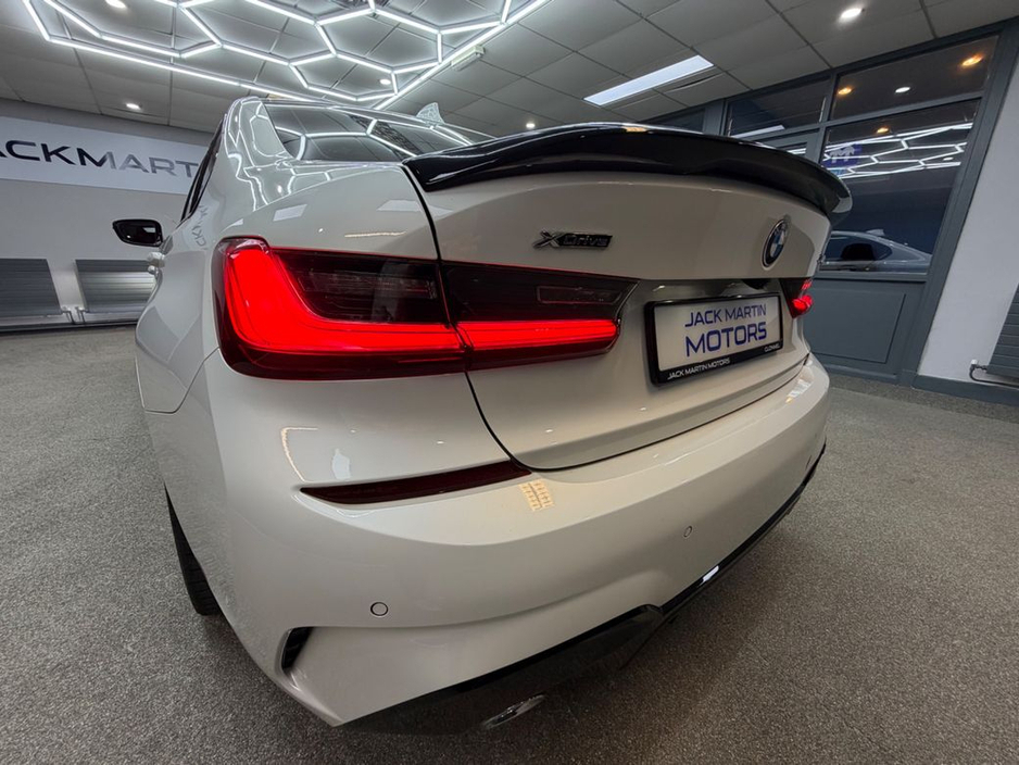 2019 BMW 3 Series - image 21