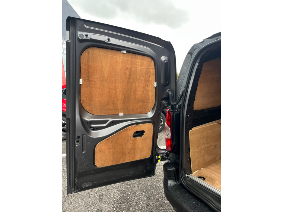 2024 Peugeot Partner 