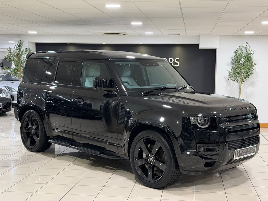 2025 Land Rover Defender X-DYNAMIC SE=HUGE SPEC//LIGHT INTERIOR//AS NEW=2 YEAR WARRANTY=TAILORED FINANCE PACKAGES AVAILABLE=TRADE IN'S WELCOME €104,995