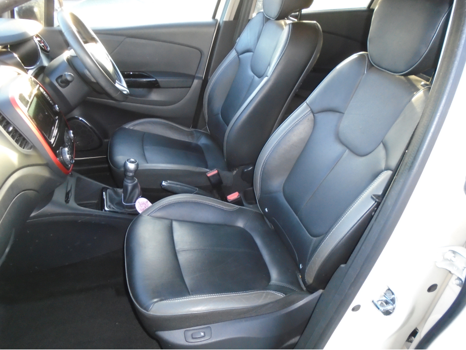 2016 Renault Captur - image 14