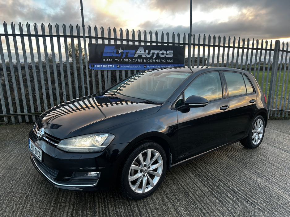 2014 Volkswagen Golf - image 2