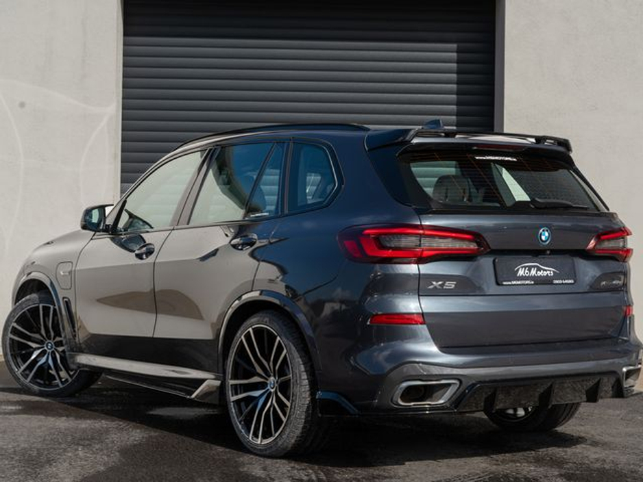 2021 BMW X5 - image 17