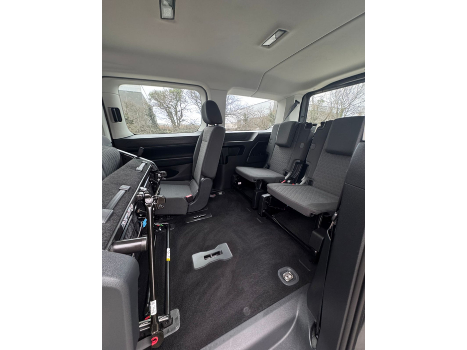 2025 Volkswagen Caddy Maxi Life LIFE TDI 122BHP A7F 5DR A €42,500