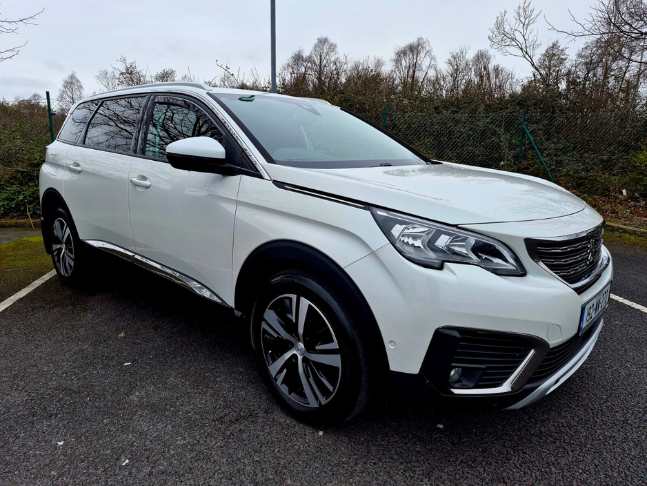 2019 Peugeot 5008 - image 2