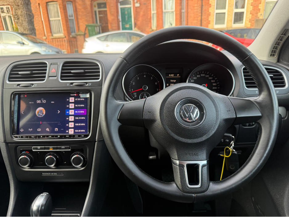 2013 Volkswagen Golf - image 14