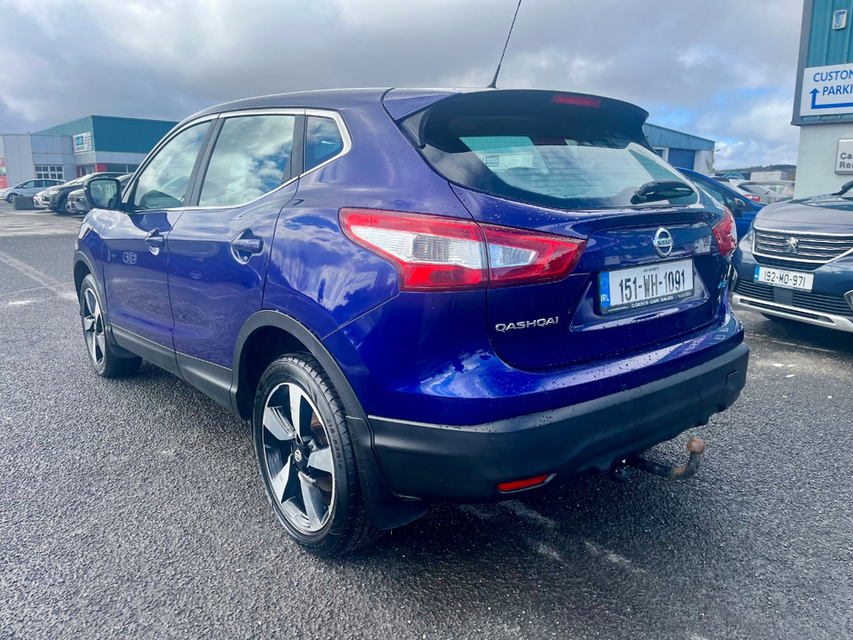 2015 Nissan Qashqai - image 2