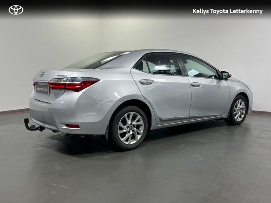 2017 Toyota Corolla - image 2