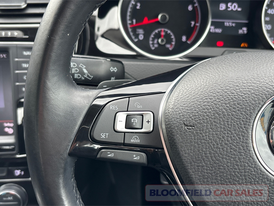 2015 Volkswagen Golf - image 22