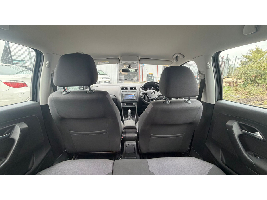 2017 Volkswagen Polo - image 9