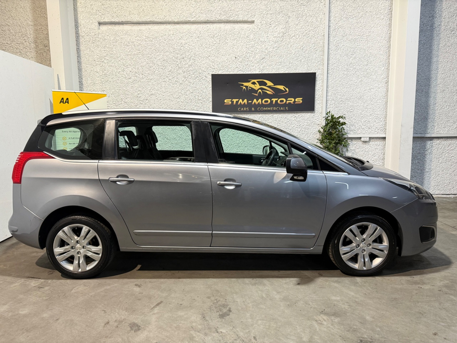 2016 Peugeot 5008 - image 3