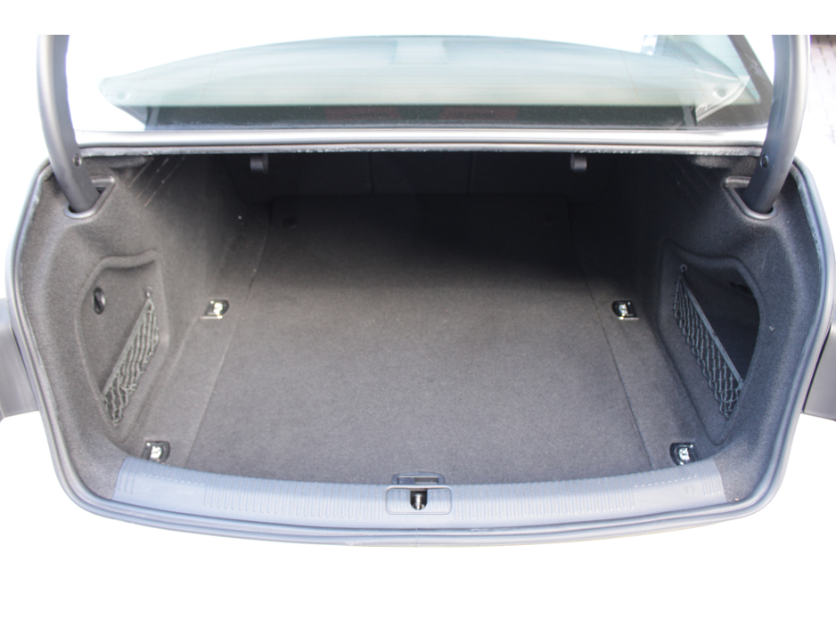 2016 Audi A4 - image 20