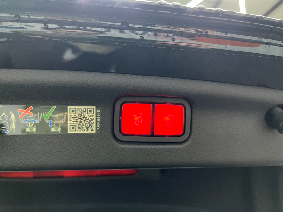 2027 Mercedes-Benz C Class - image 9