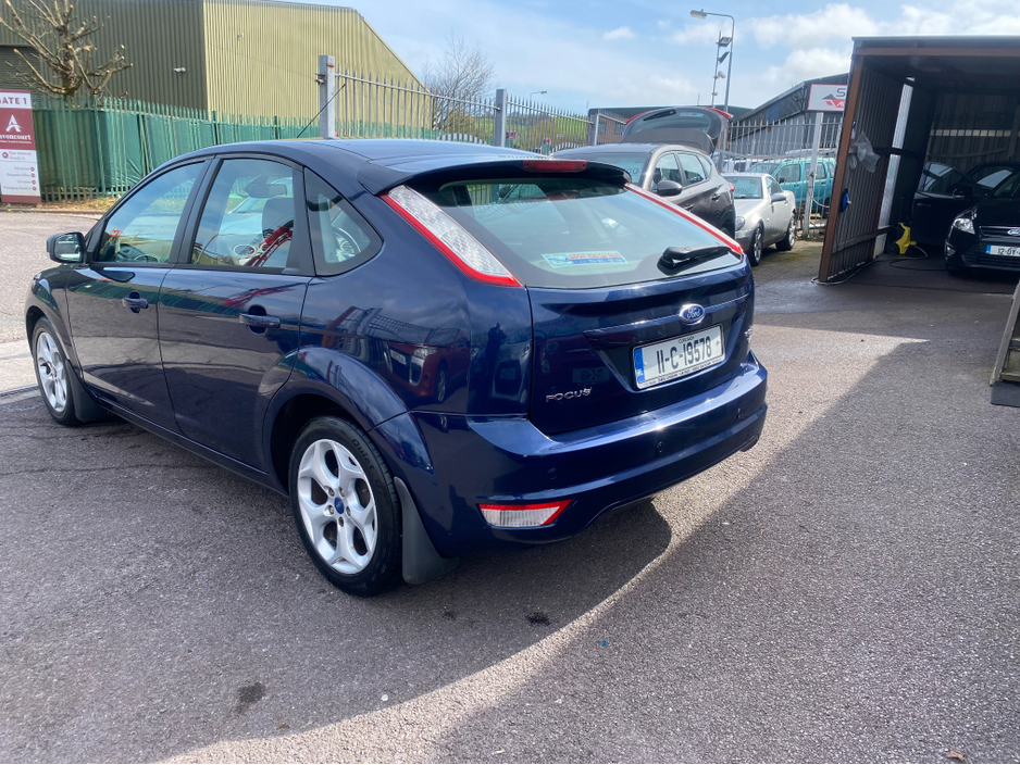 2011 Ford Focus - image 4