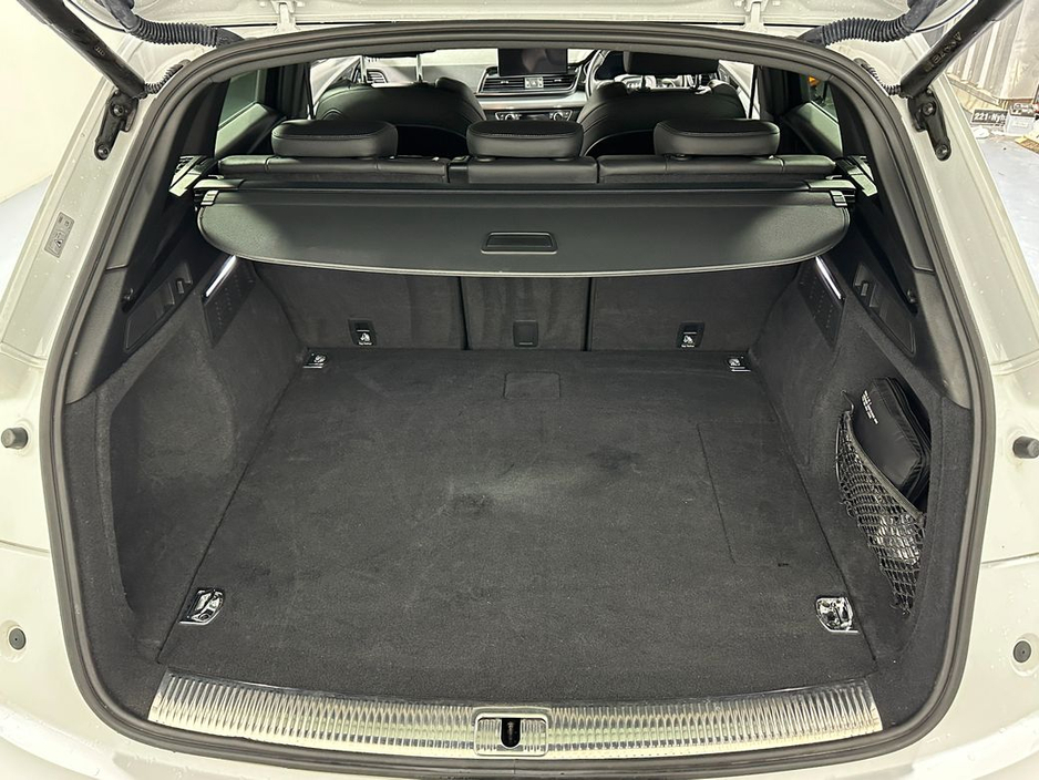 2021 Audi Q5 TFSi E S Line Quattro €39,900